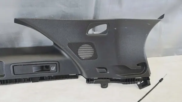 Protetor lateral porta-malas direito OEM 631122281 Renault Espace VI image 3