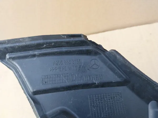 MERCEDES AMG W205 Guias de Para-choque Dianteiro 2013- image 4