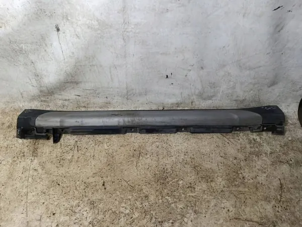 Suzuki SX4 S-Cross 13-16 OEM 7724261MS4 Protector de umbral image 9