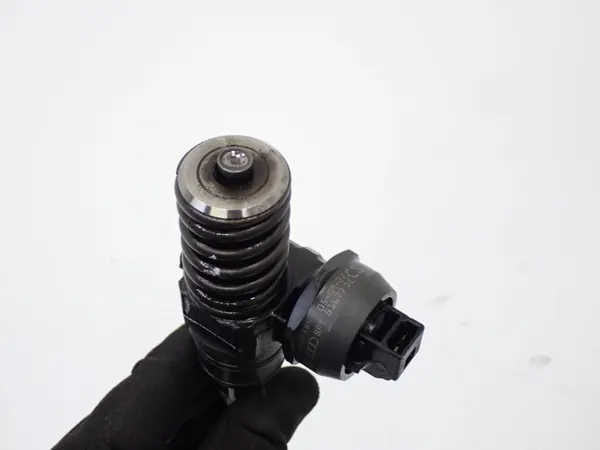Conjunto de injetores OEM 038130073BN para VW Golf V image 3