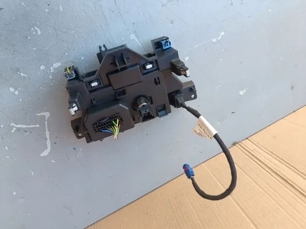 OEM 9801835677 Puerto USB y Tapa OBD para Peugeot 308 II image 4