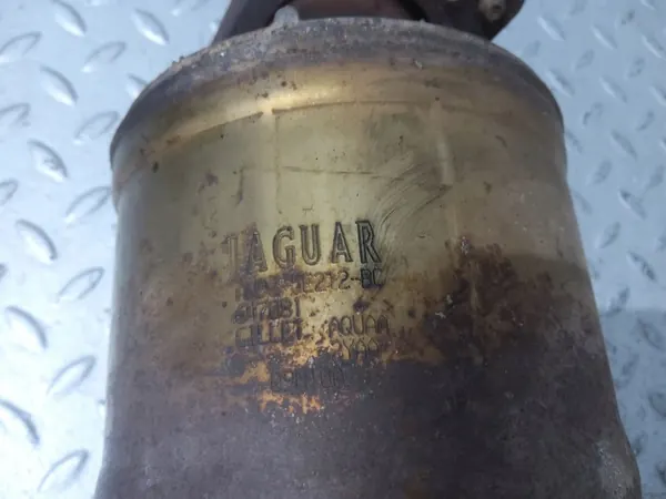 DPF/Catalizador Jaguar lado izquierdo AW935E212BC usado image 5