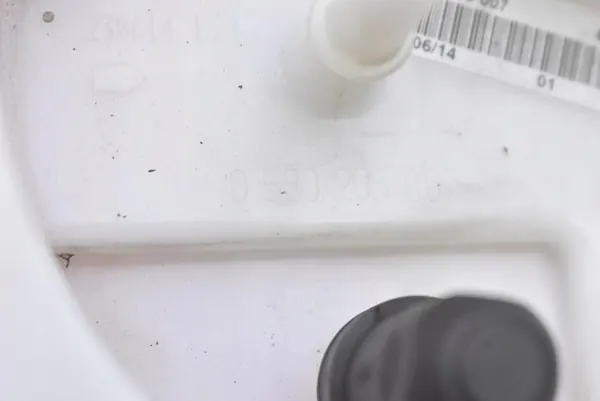 Brandstofpomp Audi A4 B8 2.0 TDI 07-11 8K0919050L image 5