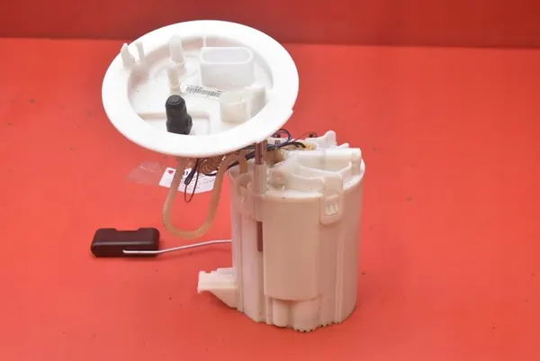 Brandstofpomp Audi A4 B8 2.0 TDI 07-11 8K0919050L image 7