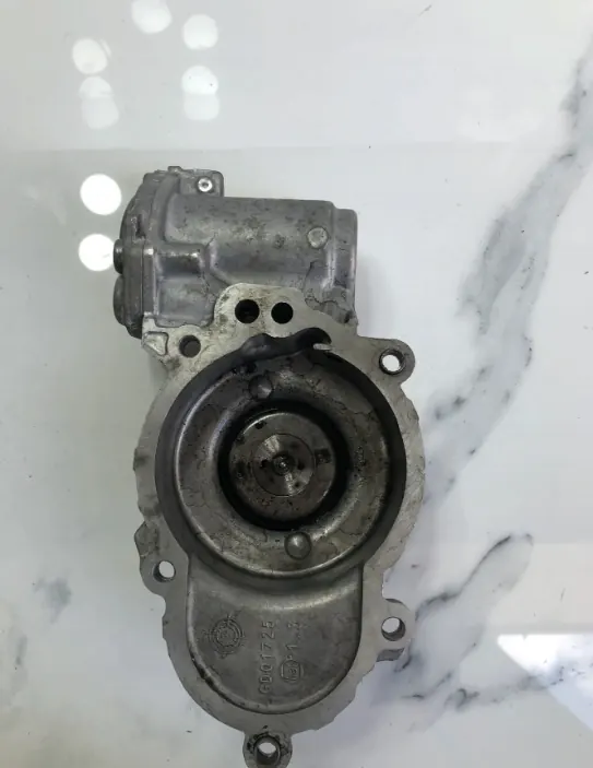 VW Audi Nockenwellendeckel OEM 103L109096 - Gebraucht image 2