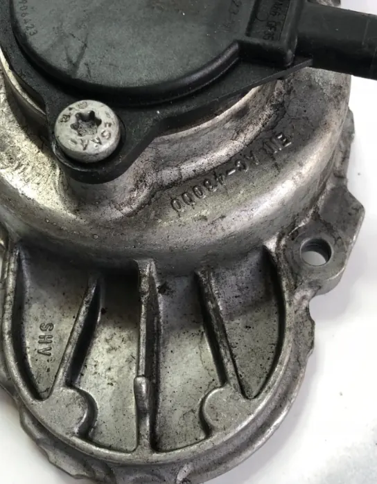 VW Audi Nockenwellendeckel OEM 103L109096 - Gebraucht image 3