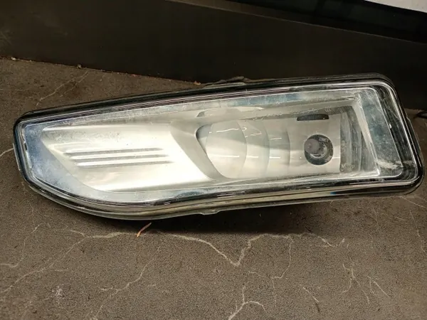 Nissan OE 261558995A Gebruikte mistlamp image 2