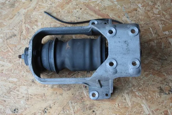 Scania R Kabinenhalterung OEM R2007105 image 2