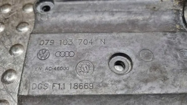 Moottorin kantikansi OEM 079103704N Audi 4.0 TFSI:lle image 4