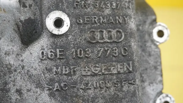 Audi Oliescheider OEM 06E10377B - Gebruikte staat image 3