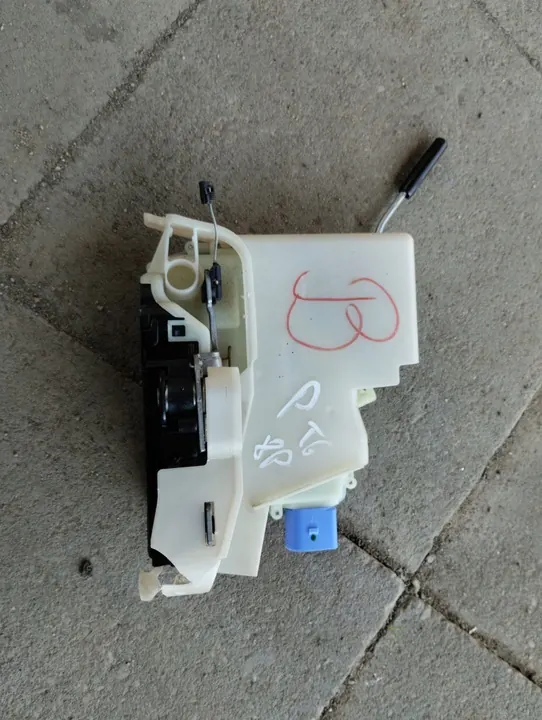 Fram lås höger Volkswagen Transporter T5 T6 8 stift OEM image 2