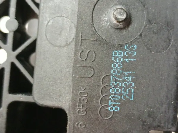 Oikea etuulkokahva Audi A4 IV (2008-2015) B8 OEM image 3