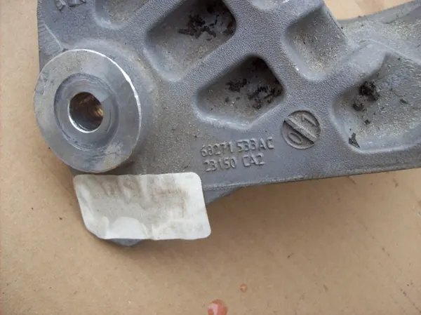 Soporte motor izquierdo OEM 68271533AC para Wrangler JL 2.0T image 3