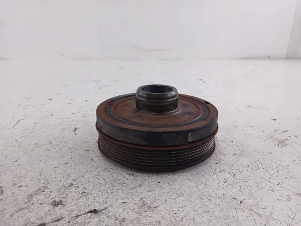 Kampiakselin hihnapyörä OEM 7619245 BMW 5 G30 2.0L Diesel image 3