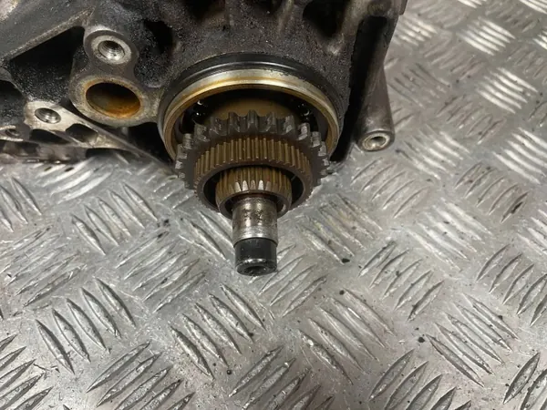 Pompe à huile Volvo d'occasion OEM RF6G9N6H027AD image 4