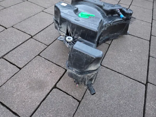 Tanque AdBlue OEM 172A25422R para Renault Kangoo II/III image 3