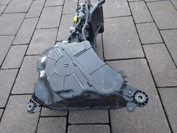 Tanque AdBlue OEM 172A25422R para Renault Kangoo II/III image 8