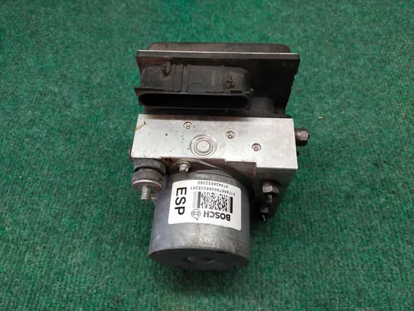 Pompe ABS OEM 517896790 pour Fiat Bravo II image 4