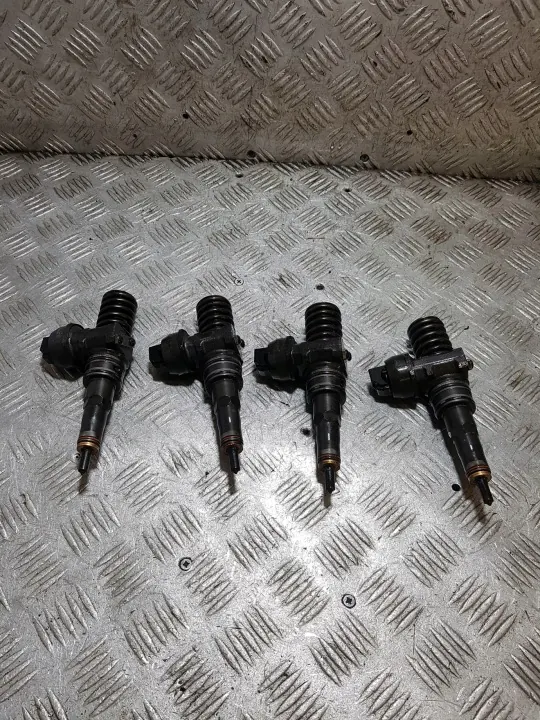Insprutningspump VW Golf V 1.9 TDI 105hk OEM 038130073AG image 2