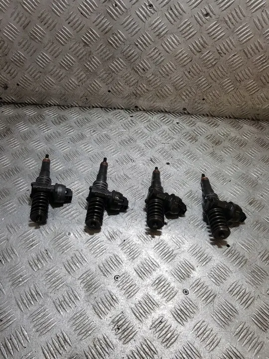 Insprutningspump VW Golf V 1.9 TDI 105hk OEM 038130073AG image 3