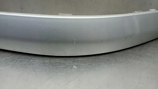 Voorrechter bumperstrip OEM 2038854421 Mercedes image 4