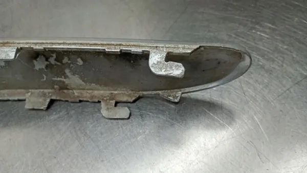 Voorrechter bumperstrip OEM 2038854421 Mercedes image 7