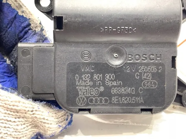 Lämmitysmootori Audi A4 B7 2004-2008 8E1820511A image 4