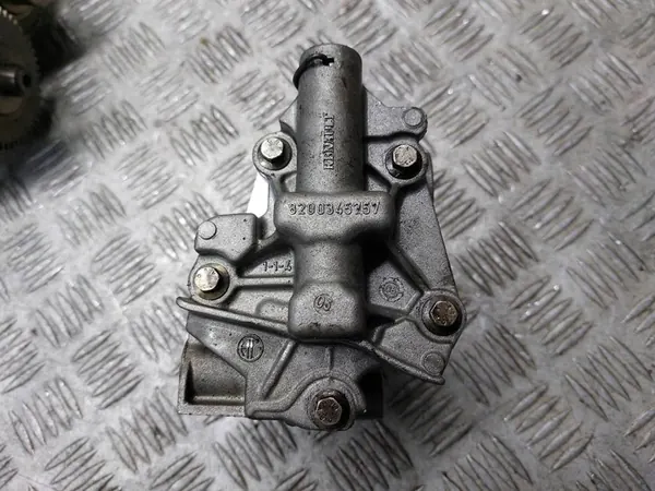 Ejes de equilibrio + Bomba de aceite Renault Koleos I 2.0 DCI 8200345633 image 3