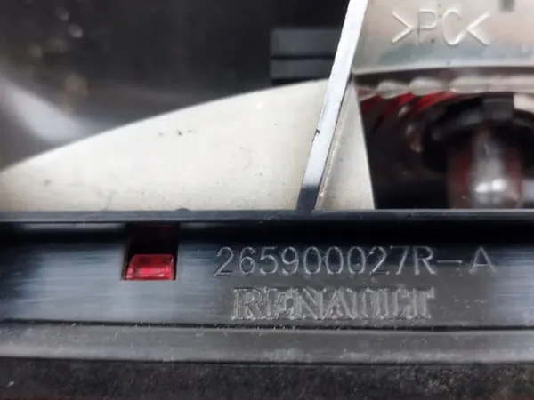 Luz de freio traseira Dacia Duster image 5