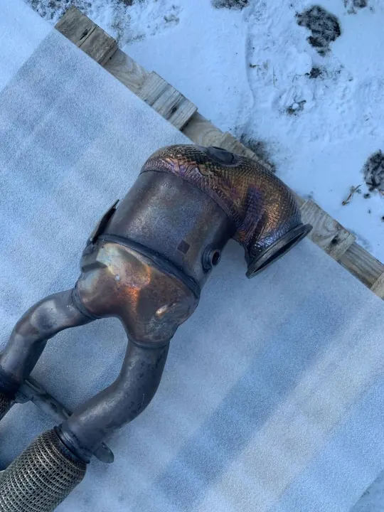 Audi RS3 8Y DPF-katalysator OEM 8S0131701F image 3
