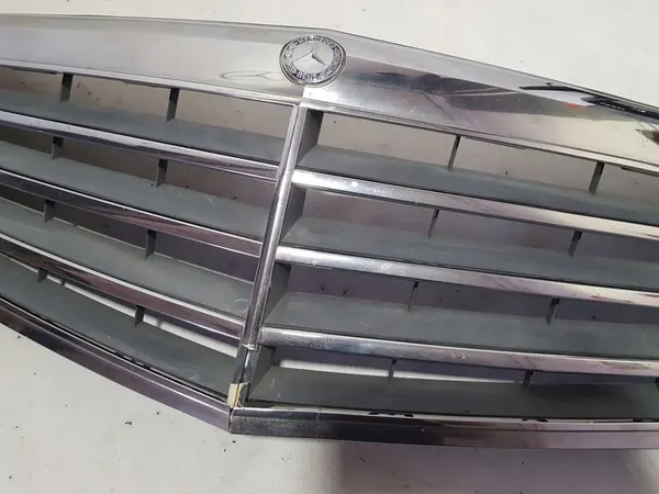 Griglia anteriore Mercedes W212 A2128800183 image 3