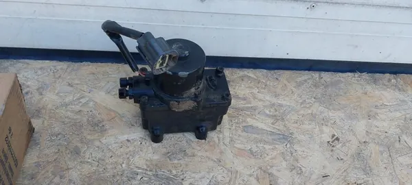 Pompe de basculement de cabine Ford F Max OEM T3330344 image 1