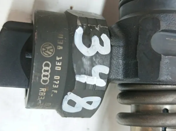 Spolarpump OEM 038130073F för VW Golf IV 1.9 TDI image 3