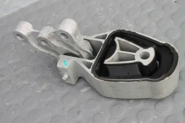 Soporte motor inferior OEM 10861269HSII para MG HS image 5