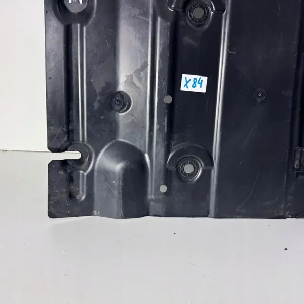 Protector de chasis Dacia OE JPF748141818R - Usado image 5