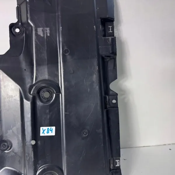 Protector de chasis Dacia OE JPF748141818R - Usado image 6