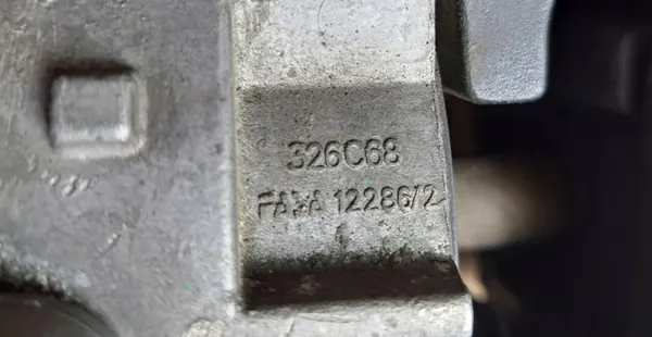 OEM 326C68 Etumoottorituki Peugeot 607 2.7L:lle image 6