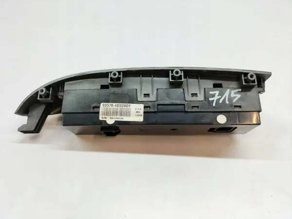 Interrupteur lève-vitre avant gauche Kia Carnival II 93570-4D3200T image 3
