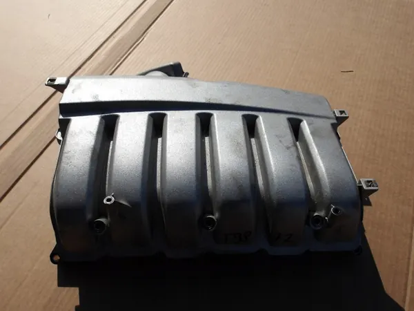 Audi A8 W12 6.3FSI linker inlaatspruitstuk OEM 07P133201B image 2