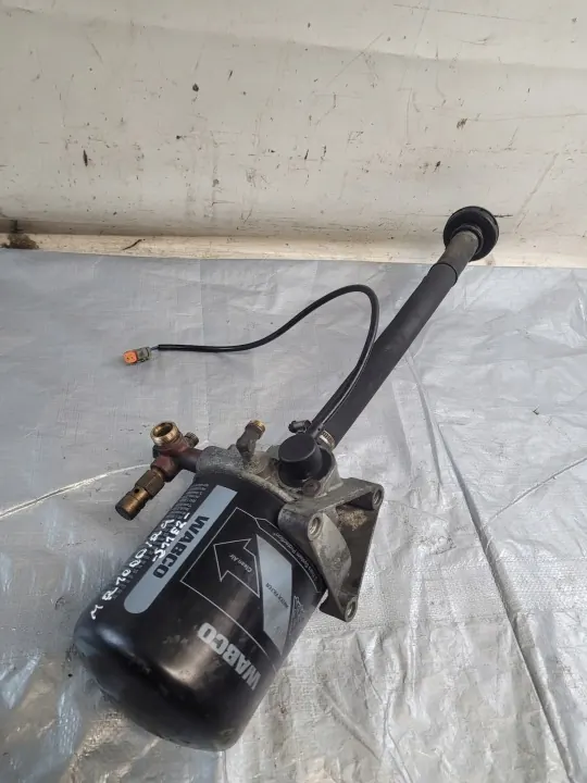 Base de sécheur WABCO OE 1369763 pour Scania image 2