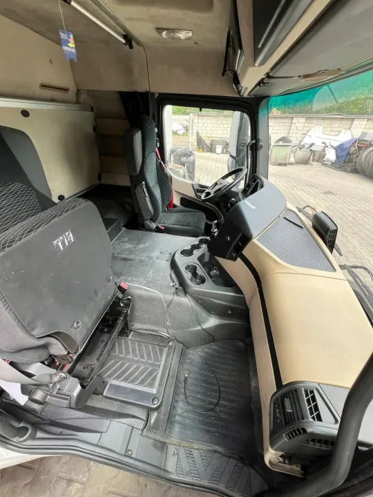 Cabine de jour Mercedes A471 Arocs - État utilisé image 5