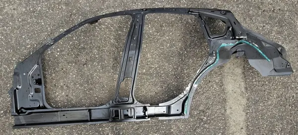 Maserati Levante Viertelblechrahmen OEM 673010877 image 3