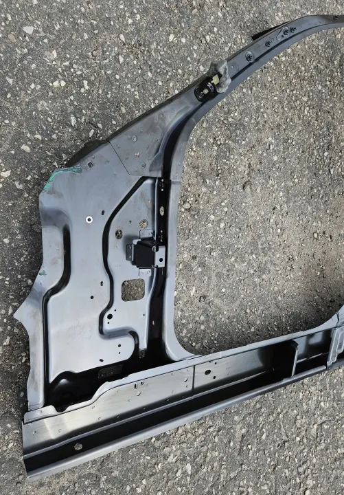 Maserati Levante Viertelblechrahmen OEM 673010877 image 6