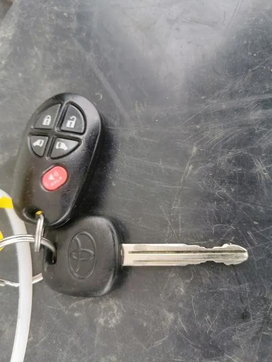 Programmation de clé TOYOTA SIENNA image 1