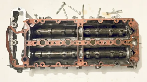 Tampa de válvulas IVECO DAILY 3.0 18R EURO6 504374029 image 2