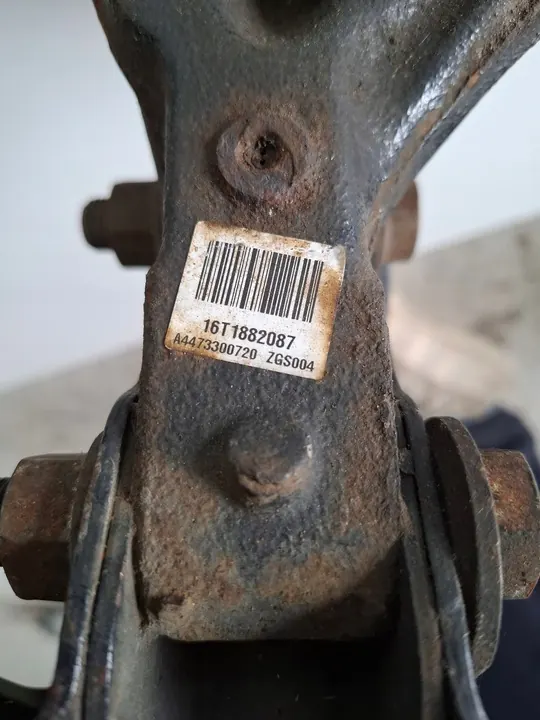 Cubo dianteiro direito Mercedes Vito W447 2WD OEM image 3