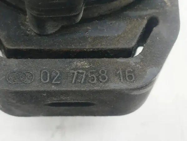 Pompe à eau Mercedes-Benz OEM 02775816 pour E W211 image 3