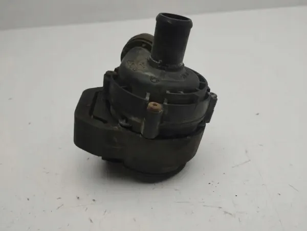 Pompe à eau Mercedes-Benz OEM 02775816 pour E W211 image 6