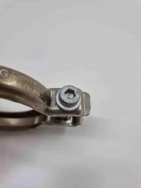 Pakoputken pidike OEM 05L131455 Audi 2.0L Diesel image 4