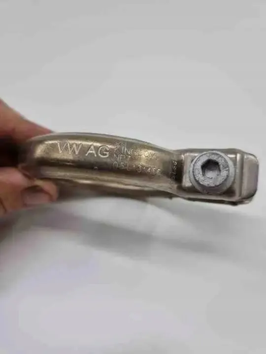 Pakoputken pidike OEM 05L131455 Audi 2.0L Diesel image 5